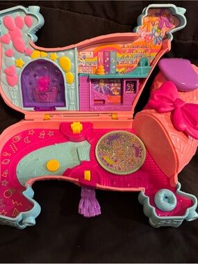 Polly Pocket Puppy Party Playset